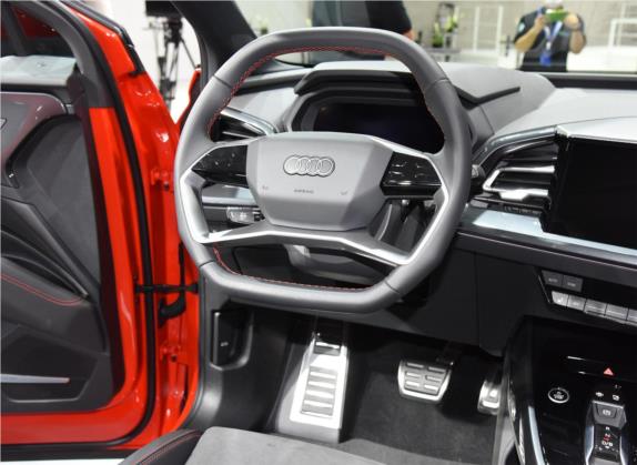 奥迪Q5 e-tron 2022款 50 e-tron quattro edition one 艺创典藏版 中控类   驾驶位