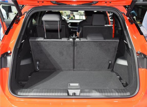 奥迪Q5 e-tron 2022款 50 e-tron quattro edition one 艺创典藏版 车厢座椅   后备厢