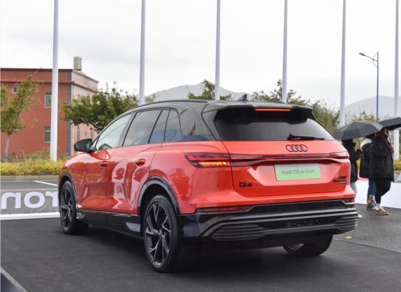 奥迪Q5 e-tron 2022款 50 e-tron quattro edition one 艺创典藏版 外观   斜后