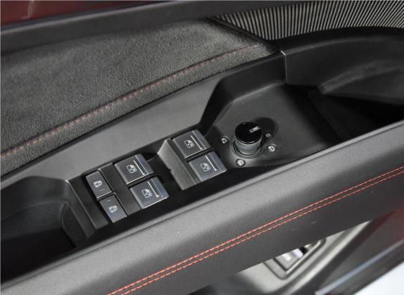 奥迪Q5 e-tron 2022款 50 e-tron quattro edition one 艺创典藏版 车厢座椅   门窗控制