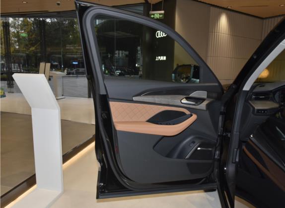 奥迪Q6 2022款 45 TFSI quattro 齐云型 羽林套装 车厢座椅   前门板