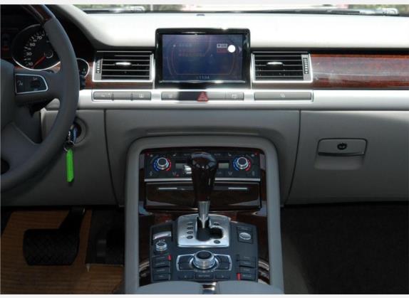 奥迪A8 2009款 A8L 3.0 FSI 豪华型 中控类   中控台