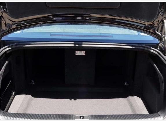奥迪A8 2009款 A8L 3.0 FSI 豪华型 车厢座椅   后备厢
