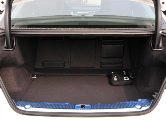 奥迪A8 2011款 A8L 3.0 TFSI quattro豪华型(213kW) 车厢座椅   后备厢