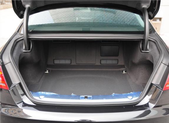 奥迪A8 2013款 A8L 55 TFSI quattro豪华型 车厢座椅   后备厢