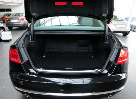 奥迪A8 2013款 A8L 45 TFSI quattro舒适型 车厢座椅   后备厢