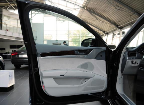 奥迪A8 2013款 A8L 45 TFSI quattro舒适型 车厢座椅   前门板
