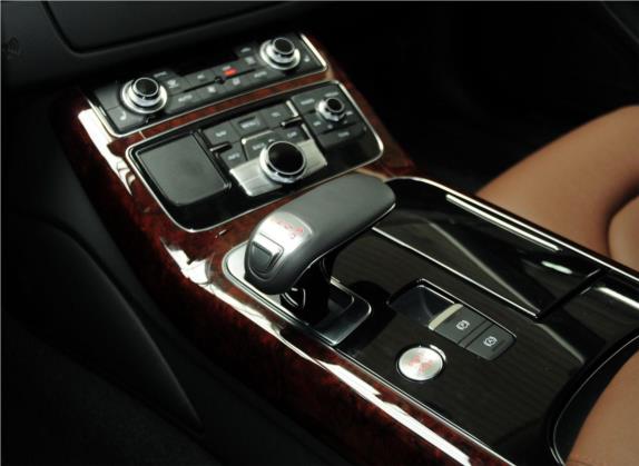 奥迪A8 2013款 A8L 50 TFSI quattro舒适型 中控类   挡把