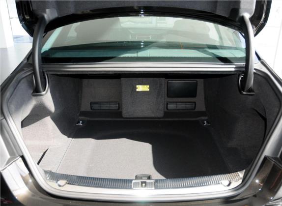 奥迪A8 2013款 A8L 50 TFSI quattro豪华型 车厢座椅   后备厢