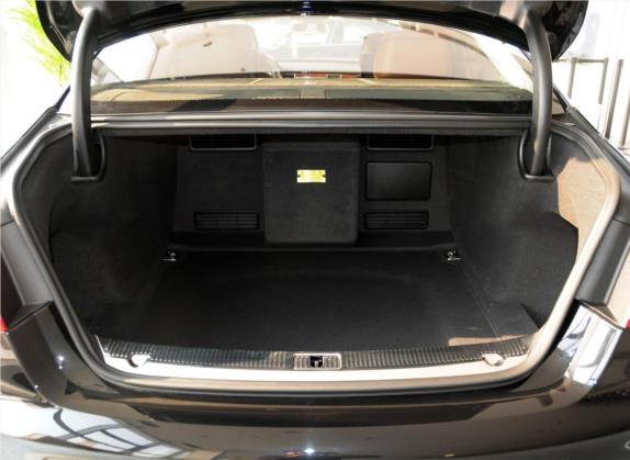 奥迪A8 2013款 A8L 6.3 FSI W12 quattro旗舰型 车厢座椅   后备厢