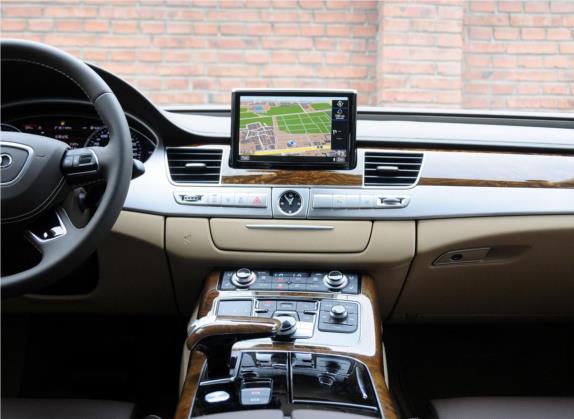 奥迪A8 2014款 A8L 45 TFSI quattro专享型 中控类   中控台
