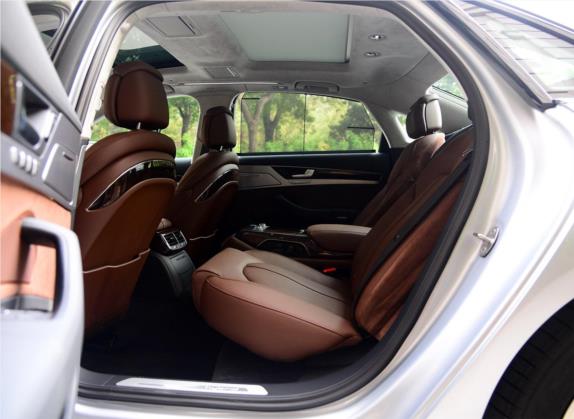 奥迪A8 2014款 A8L 40 hybrid 车厢座椅   后排空间