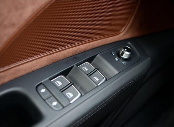 奥迪A8 2014款 A8L 40 hybrid 车厢座椅   门窗控制