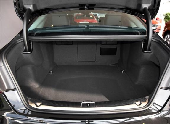 奥迪A8 2016款 A8L 45 TFSI quattro时尚型 车厢座椅   后备厢