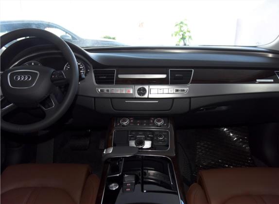 奥迪A8 2016款 A8L 45 TFSI quattro舒适型 中控类   中控台