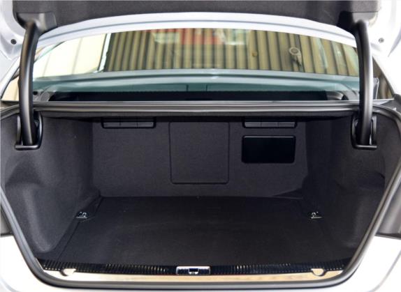 奥迪A8 2016款 A8L 45 TFSI quattro豪华型 车厢座椅   后备厢