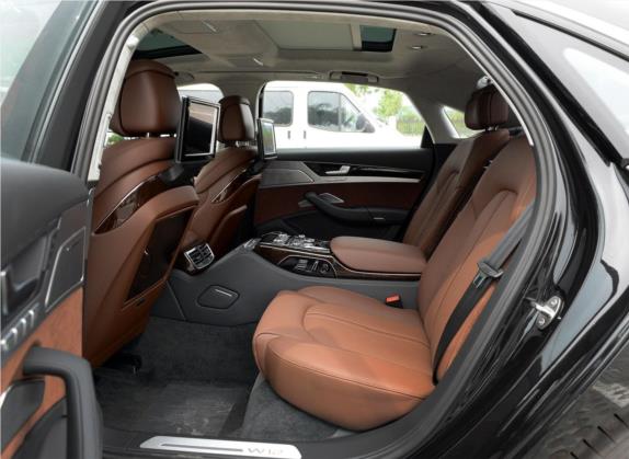 奥迪A8 2016款 A8L 6.3 FSI W12 quattro旗舰型 车厢座椅   后排空间