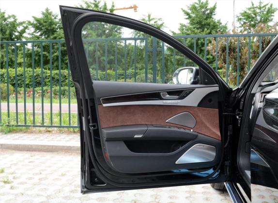 奥迪A8 2016款 A8L 6.3 FSI W12 quattro旗舰型 车厢座椅   前门板
