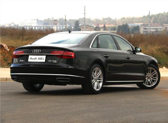 奥迪A8 2017款 A8L 45 TFSI quattro舒适型 外观   斜后