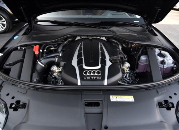 奥迪A8 2017款 A8L 60 TFSI quattro豪华型 其他细节类   发动机舱