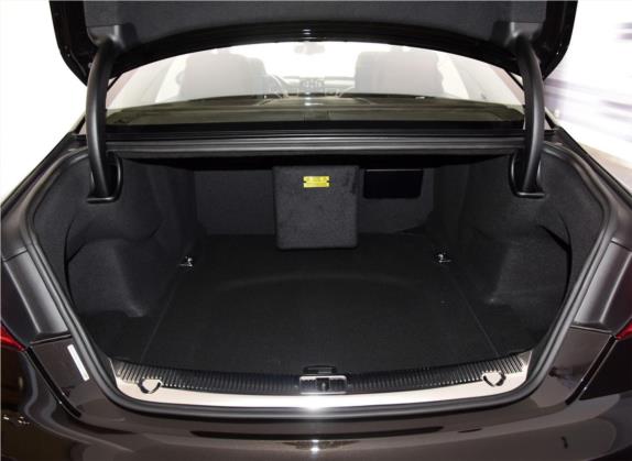 奥迪A8 2017款 A8L 6.3 FSI W12 quattro旗舰型 车厢座椅   后备厢