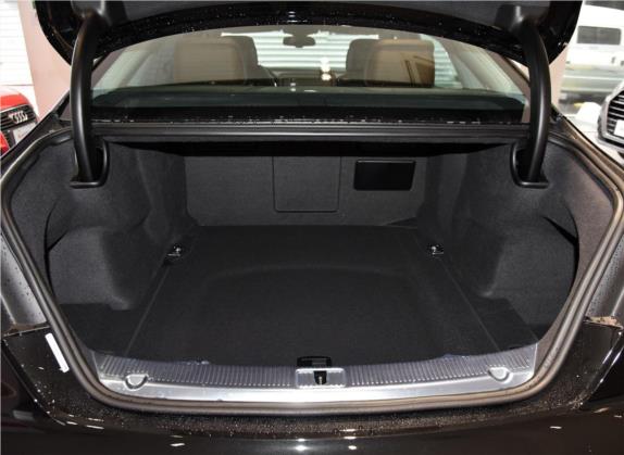奥迪A8 2017款 A8L 45 TFSI quattro领先精英版 车厢座椅   后备厢