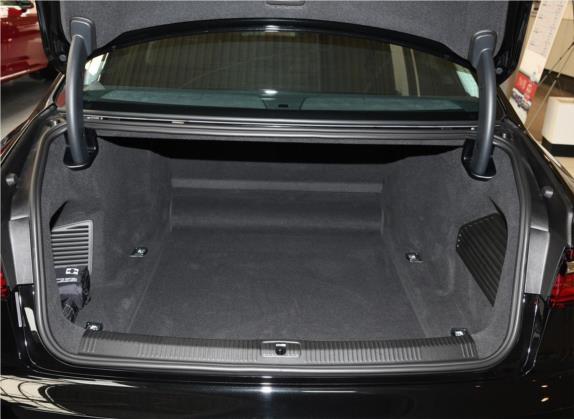 奥迪A8 2018款 A8L 55 TFSI quattro投放版精英型 车厢座椅   后备厢
