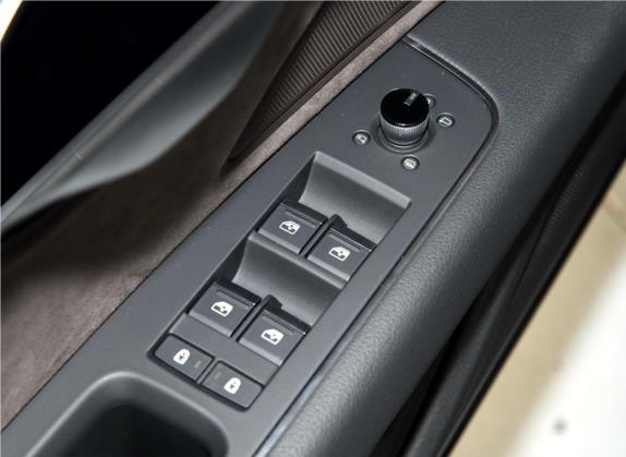 奥迪A8 2018款 A8L 55 TFSI quattro投放版精英型 车厢座椅   门窗控制