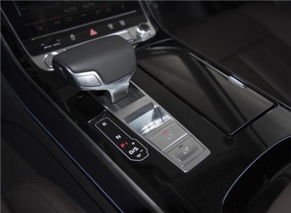 奥迪A8 2019款 A8L 50 TFSI quattro 舒适型 中控类   挡把