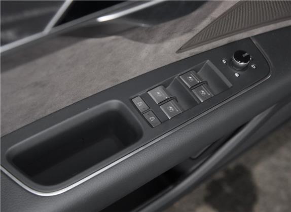 奥迪A8 2019款 A8L 50 TFSI quattro 舒适型 车厢座椅   门窗控制