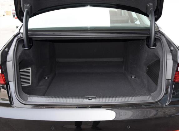 奥迪A8 2019款 A8L 50 TFSI quattro 豪华型 车厢座椅   后备厢
