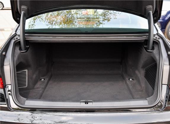奥迪A8 2019款 A8L 55 TFSI quattro 豪华型 车厢座椅   后备厢