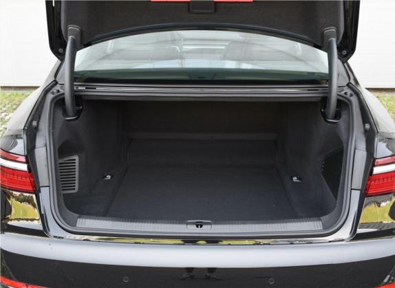 奥迪A8 2019款 Plus A8L 55 TFSI quattro 豪华型 车厢座椅   后备厢