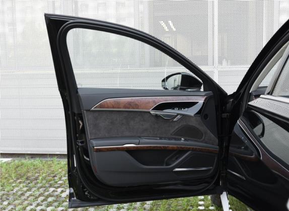 奥迪A8 2019款 Plus A8L 55 TFSI quattro 豪华型 车厢座椅   前门板