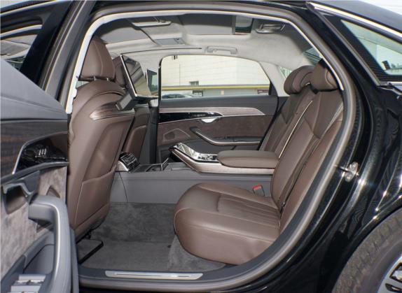 奥迪A8 2019款 Plus A8L 55 TFSI quattro 尊贵型 车厢座椅   后排空间
