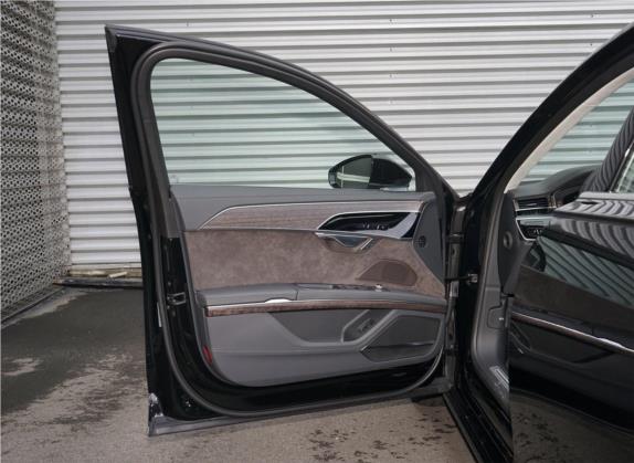 奥迪A8 2019款 Plus A8L 55 TFSI quattro 尊贵型 车厢座椅   前门板