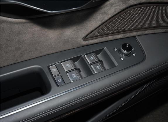 奥迪A8 2019款 Plus A8L 55 TFSI quattro 尊贵型 车厢座椅   门窗控制