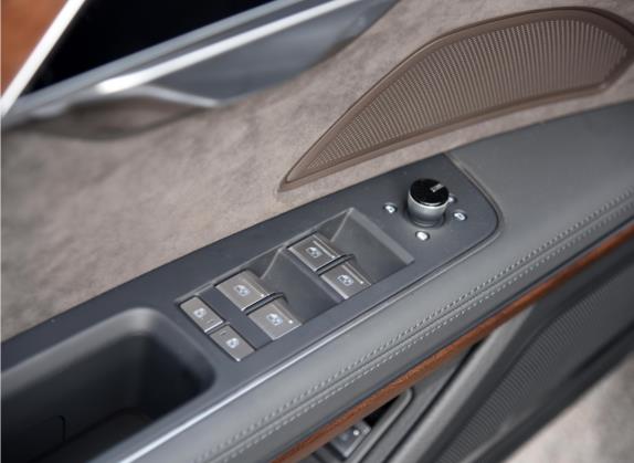 奥迪A8 2022款 A8L 50 TFSI quattro 豪华型典藏版 车厢座椅   门窗控制