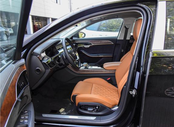 奥迪A8 2022款 改款 A8L 50 TFSI quattro 尊享型 车厢座椅   前排空间