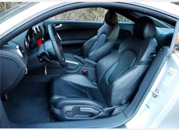 奥迪TT 2008款 TT 3.2 Quattro 车厢座椅   前排空间