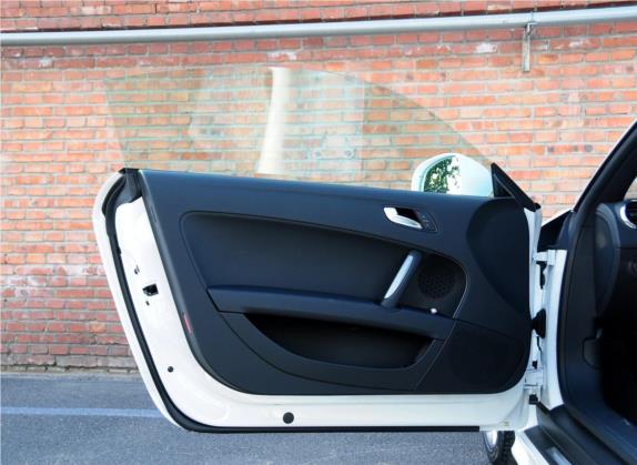 奥迪TT 2013款 TT Coupe 45 TFSI 车厢座椅   前门板
