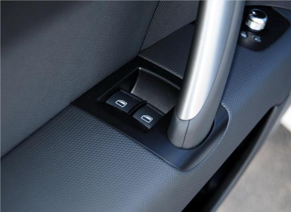 奥迪TT 2013款 TT Coupe 45 TFSI 车厢座椅   门窗控制