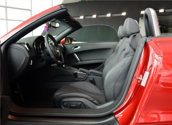 奥迪TT 2013款 TT Roadster 45 TFSI 车厢座椅   前排空间