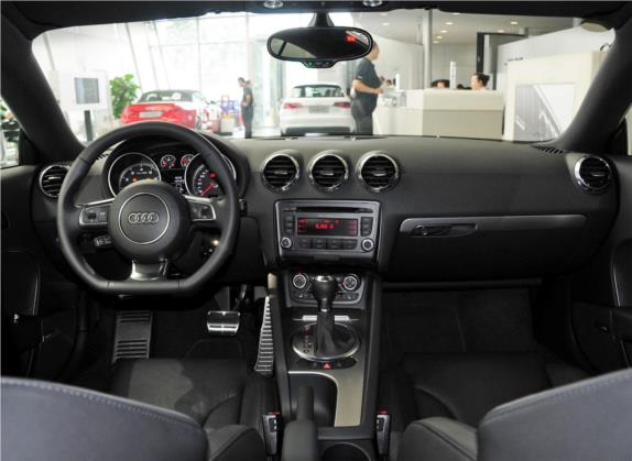 奥迪TT 2013款 TT Coupe 45 TFSI 白色经典版 中控类   中控全图