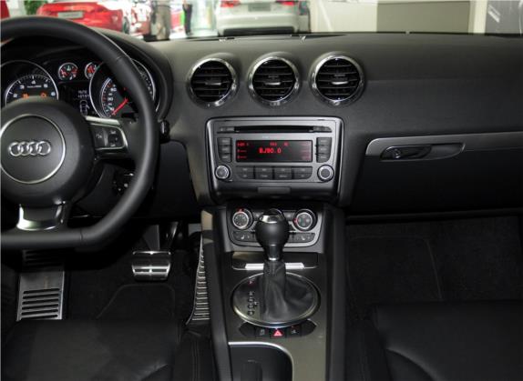 奥迪TT 2013款 TT Coupe 45 TFSI 白色经典版 中控类   中控台