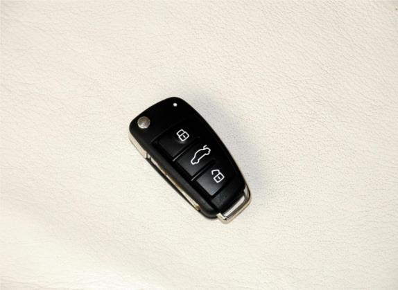 奥迪TT 2013款 TT Coupe 45 TFSI 白色经典版 其他细节类   钥匙