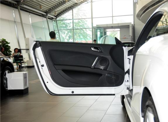 奥迪TT 2013款 TT Coupe 45 TFSI 白色经典版 车厢座椅   前门板