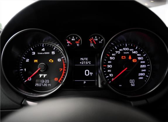 奥迪TT 2013款 TT Coupe 45 TFSI 白色经典版 中控类   仪表盘
