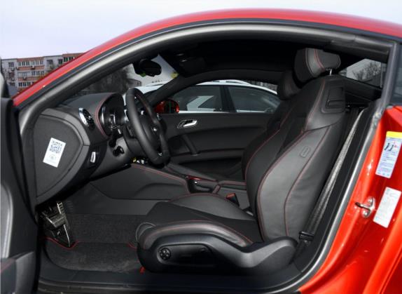 奥迪TT 2013款 TT Coupe 45 TFSI 彩色梦幻版 车厢座椅   前排空间