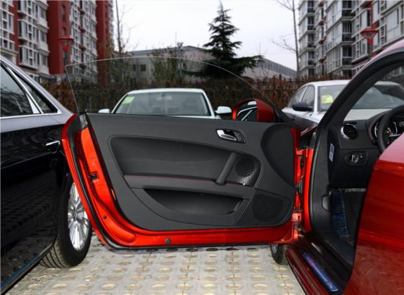 奥迪TT 2013款 TT Coupe 45 TFSI 彩色梦幻版 车厢座椅   前门板